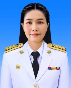 นางสาวชลลดา วิชาดี